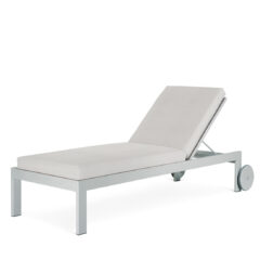 EASTSIDE Chaise Lounge with Wheels LC 2890LW